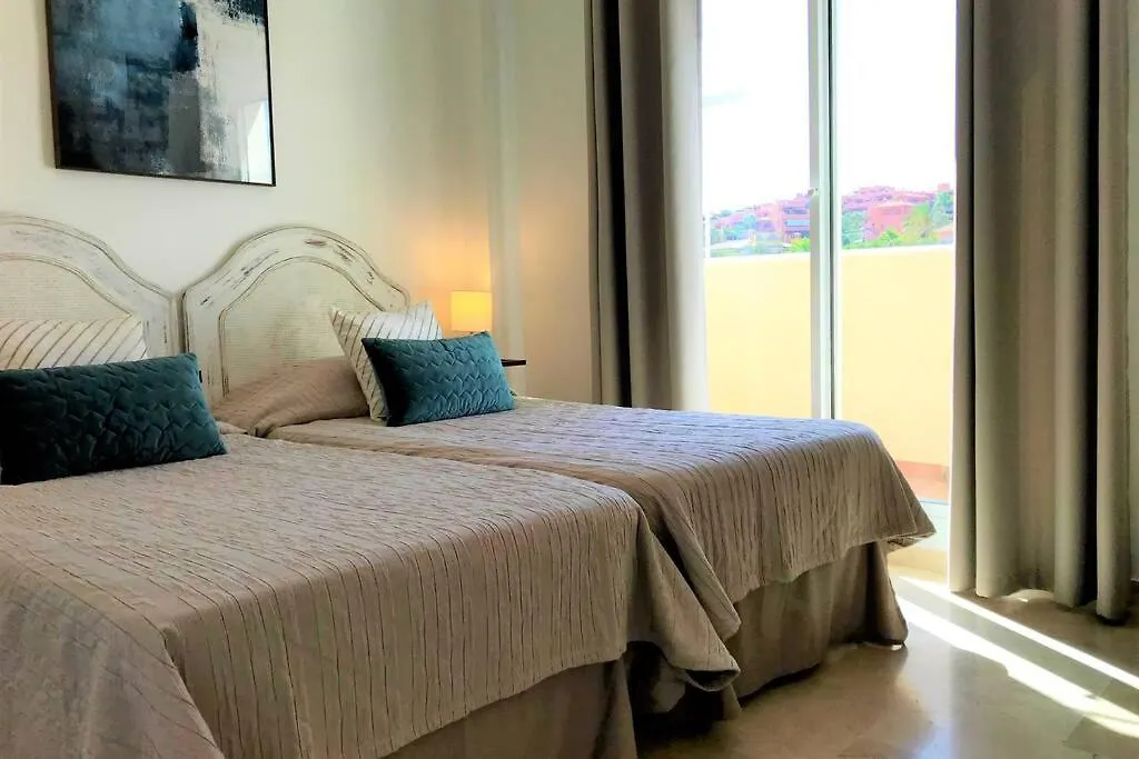 Penthouse Bermuda Beach 2 埃斯特波纳